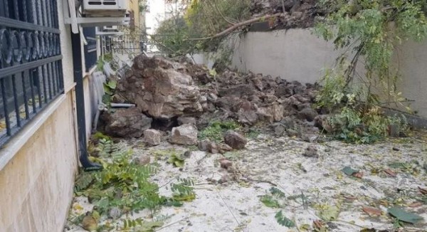 İzmit’te duvar çöktü: 3 binada 35 daire tahliye edildi